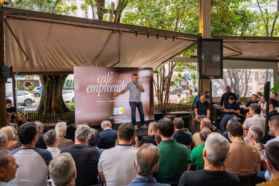 Café da manhã no PZ Ecomall reúne lideranças nacionais para debater economia e rumos do Brasil; Mauro Mendes comparece